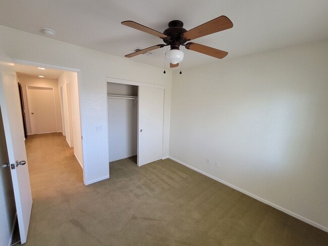 Building Photo - Spacious 3-Bedroom Townhome in Imperial – Available for Lease!