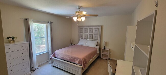 Building Photo - Beautiful 4/3 2 Story Pool Home In Ocoee FL