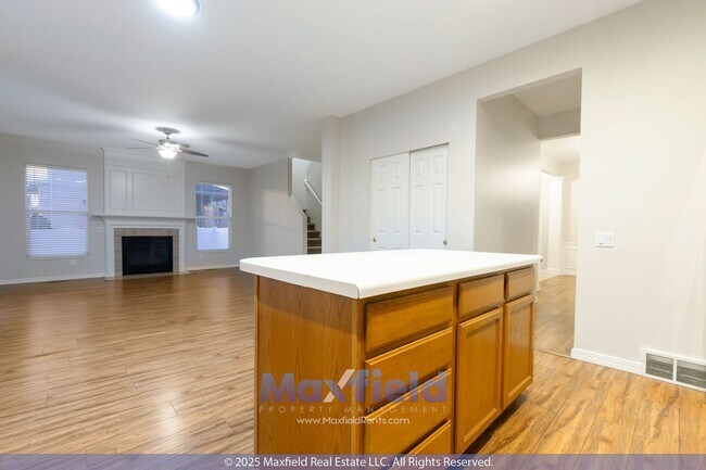 Building Photo - Beautiful 6BD, 3.5BTH, 3GAR Home in Cranberry Hills