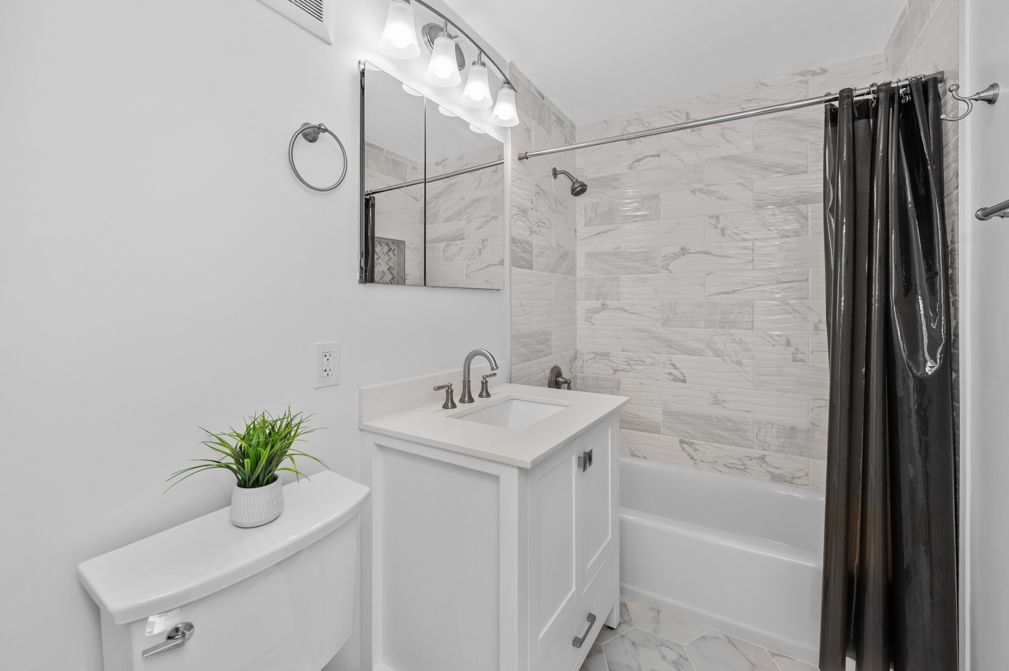 Building Photo - 131 Sewall Ave