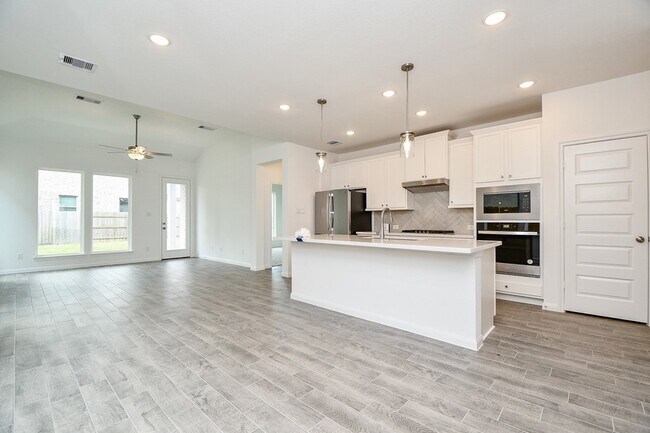 Building Photo - 7207 Prairie Heights Drive