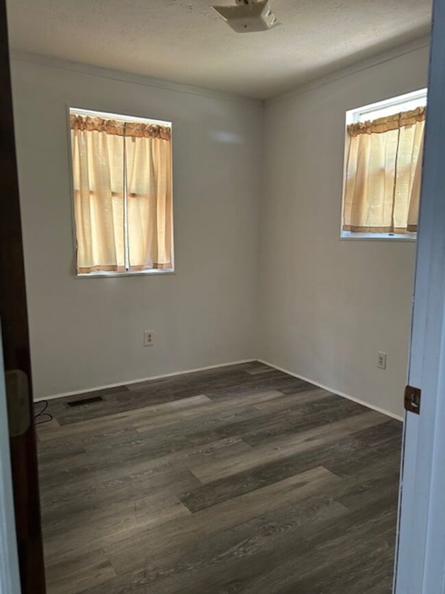 Building Photo - Marsh Oaks