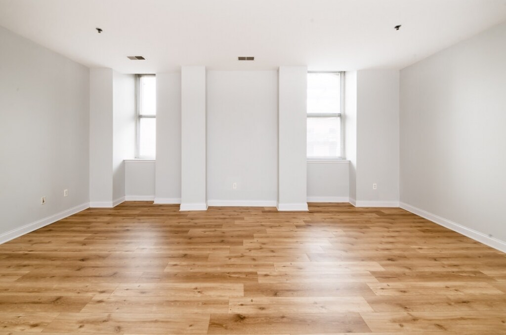 Building Photo - 1001 Chestnut St