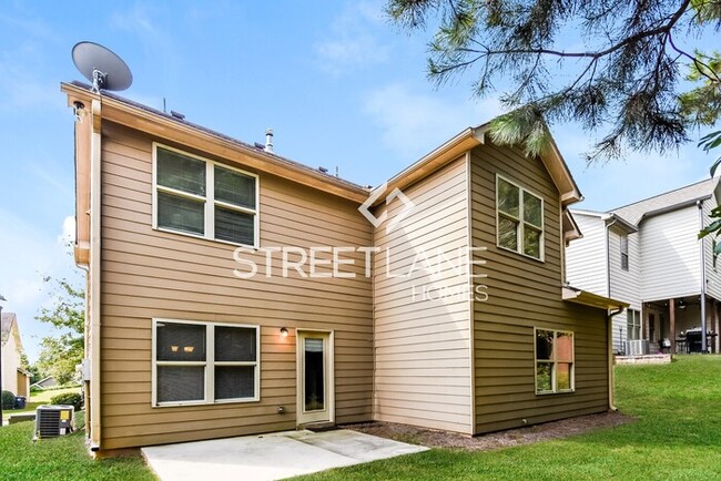 Building Photo - REDUCED! - NOW OFFERING FIRST FULL MONTH F...