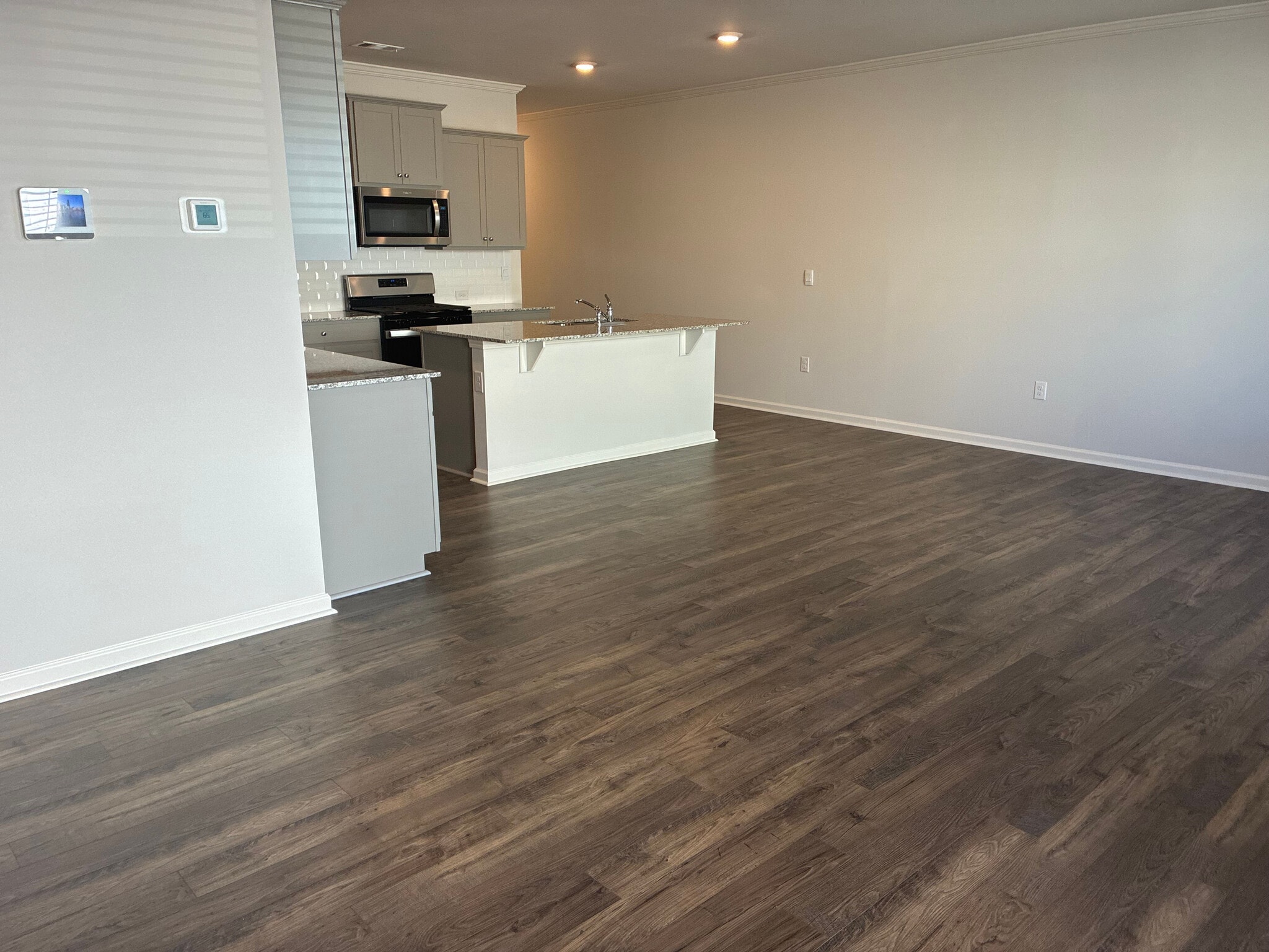 Building Photo - Room in Townhome on Poppy Ct