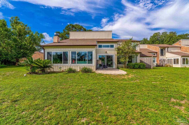 Building Photo - 4830 Huron Dr