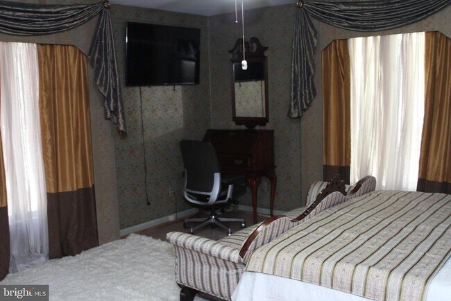 Building Photo - 600 Glenside Rd