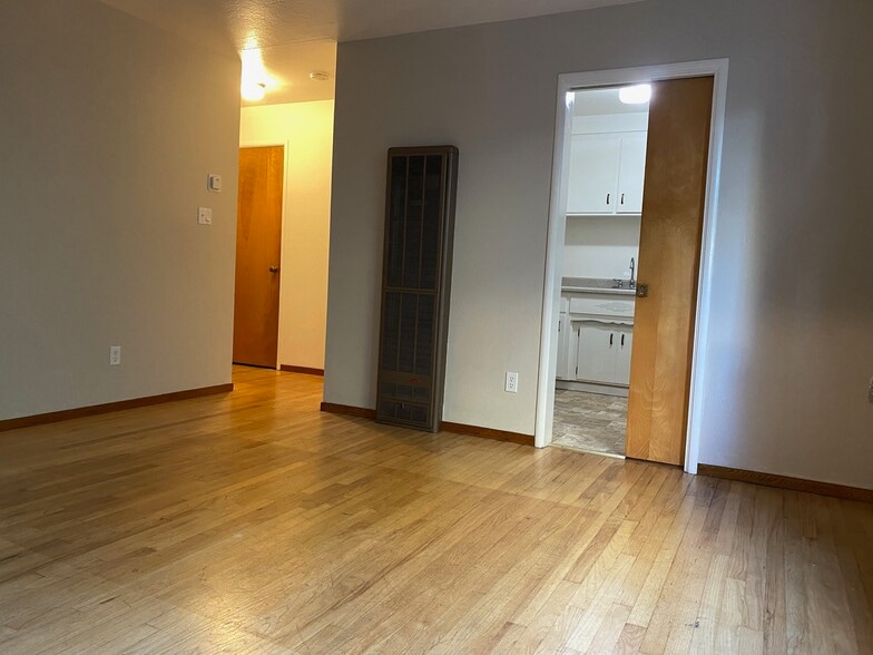 Living Room 1b - 2534 San Fernando Way