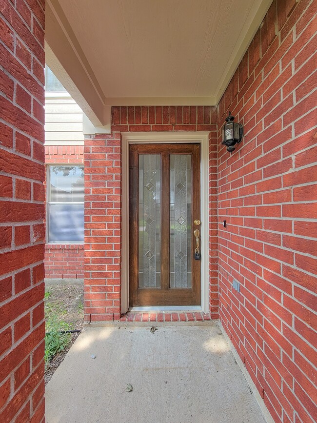 Building Photo - 11810 Rolling Stream Dr