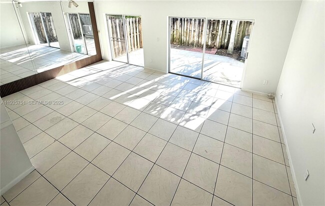 Building Photo - 13922 SW 102nd Ln