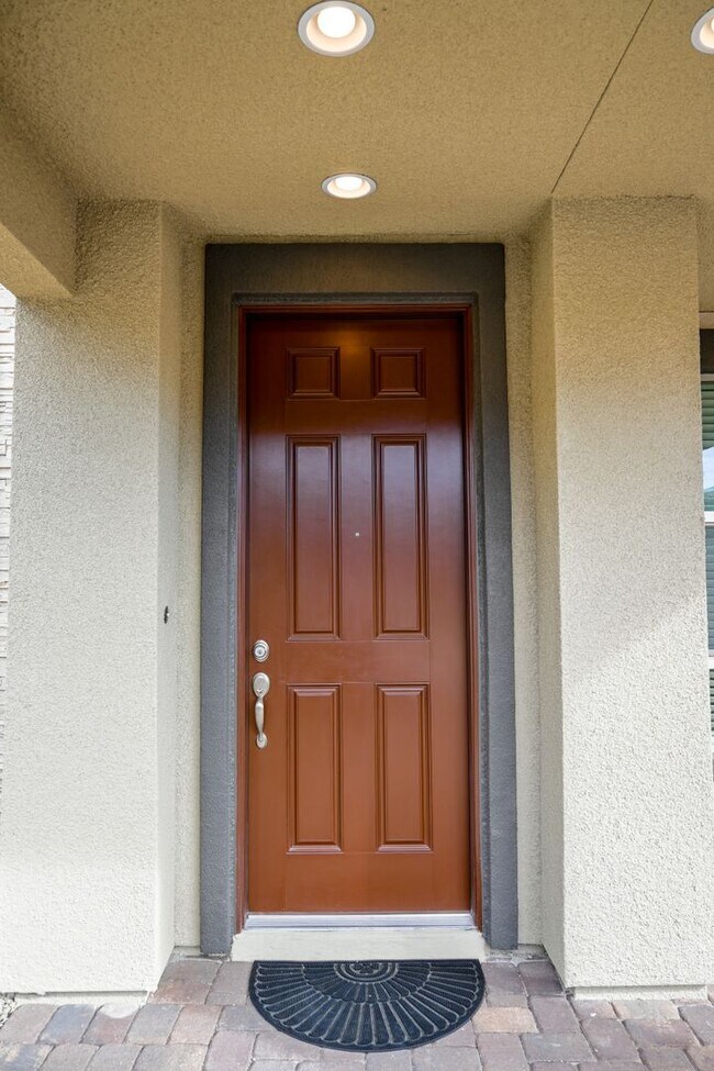 Building Photo - Beautiful 3 bed Townhome in Summerlin