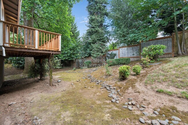 Building Photo - Inviting West Linn 4 Bed Home with Wood Fireplace, Deck, and 2-Car Garage