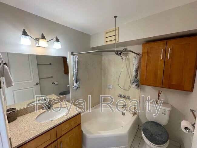 Building Photo - 445 Seaside Ave