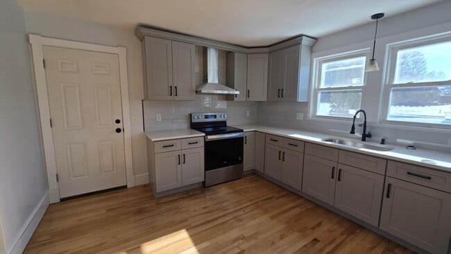 Building Photo - 234 High St