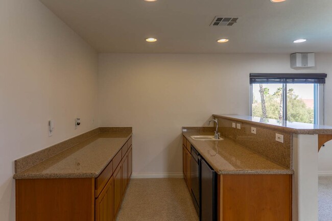 Building Photo - Stunning 6 Bedroom Home With Casita Pool H...