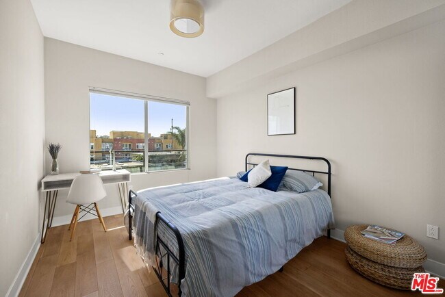 Building Photo - 13337 Beach Ave