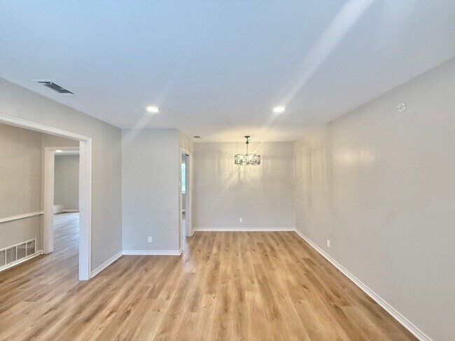 Building Photo - Tour today! Stunning 4-bedroom, 2-bath bea...