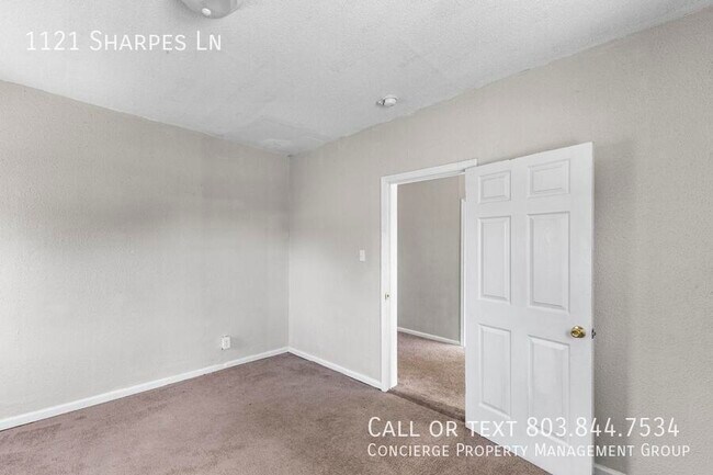 Building Photo - 1121 Sharpes Ln