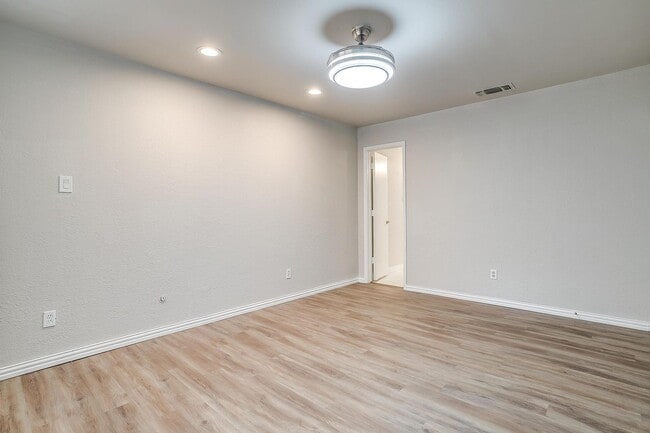 Building Photo - 5947 Chimney Wood Cir