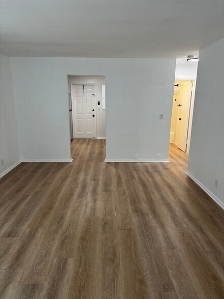 Building Photo - 171 S Broadway