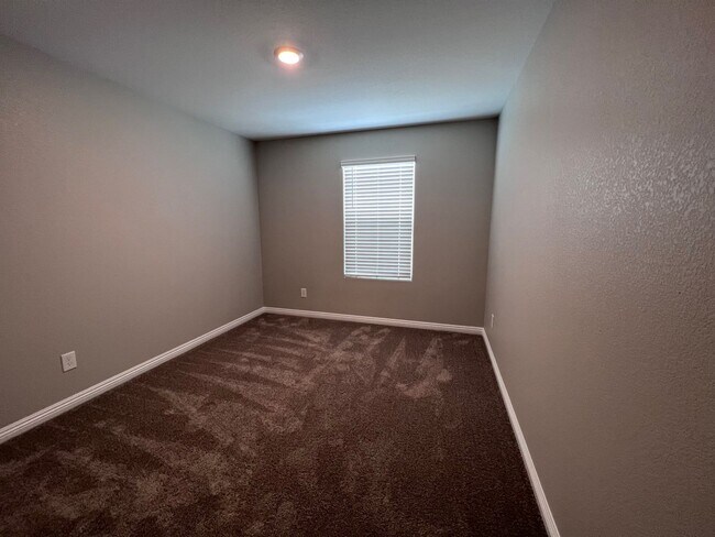 Building Photo - CASA BELLA COMMUNITY 3 BEDROOM 2.5 BATH LO...