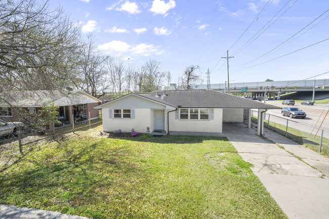 Building Photo - 8120 N Essen Heights Ct