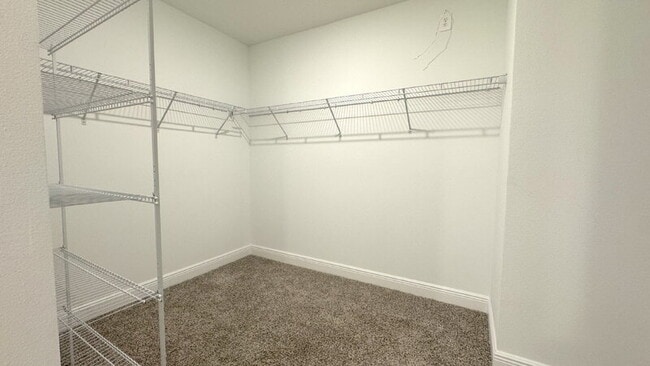 Building Photo - 213 Links Ter Blvd