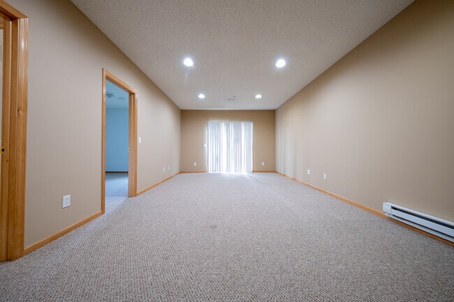 Building Photo - 4989 Archer Ln N