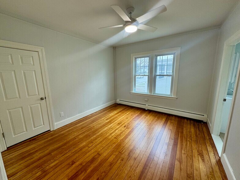 Building Photo - 224 Park Ave