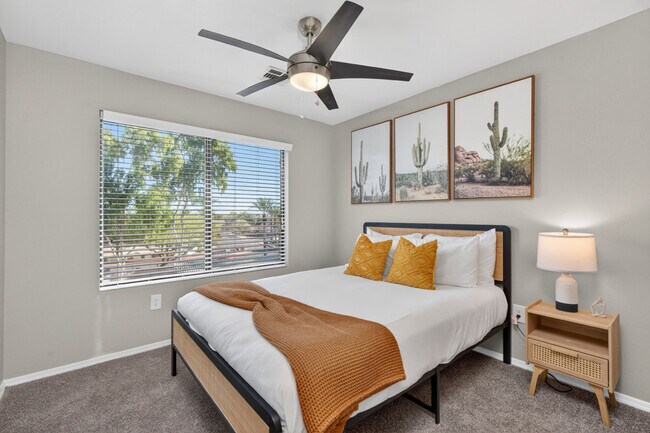 Building Photo - 15164 N 140th Dr