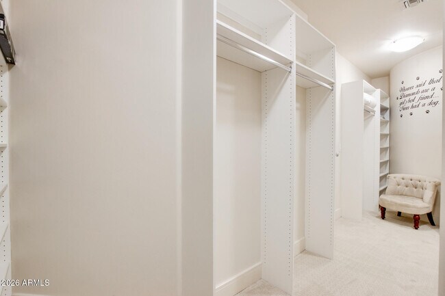 Building Photo - 2211 E Camelback Rd