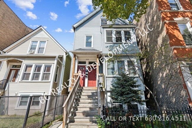 Primary Photo - 1028 W Roscoe St