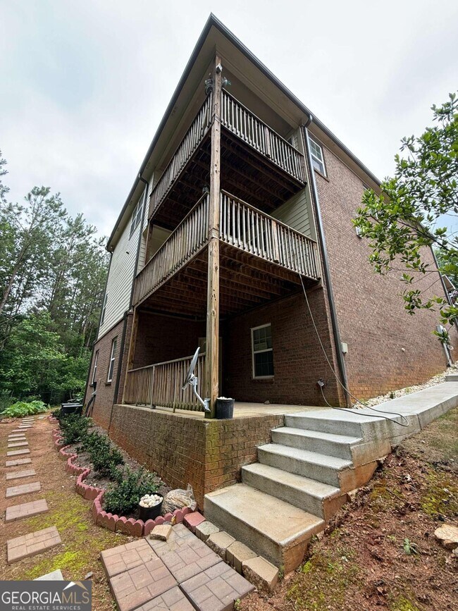Building Photo - 2501 Royston Dr