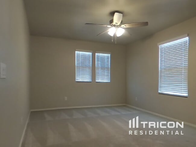 Building Photo - 16221 W La Ventilla Way