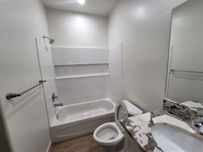 Building Photo - 8606 Grandy St