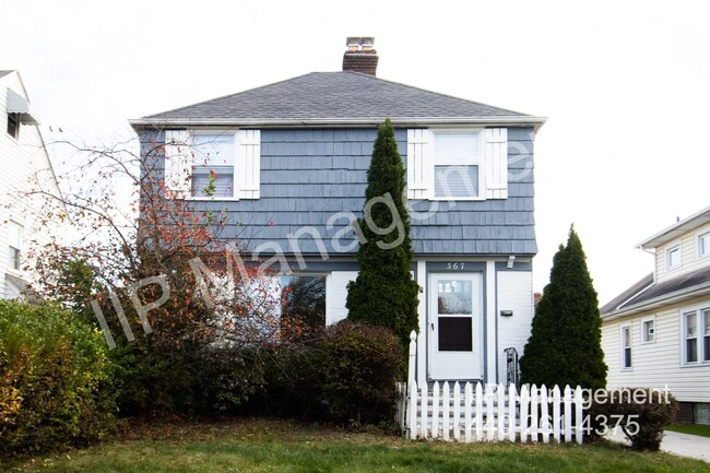 Primary Photo - Classic & Charming 2 Bedroom in Euclid OH ...