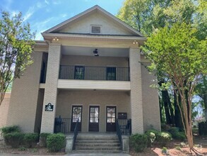 Building Photo - 703 W Jefferson St