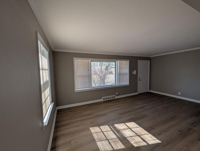 Building Photo - Updated & Upgraded