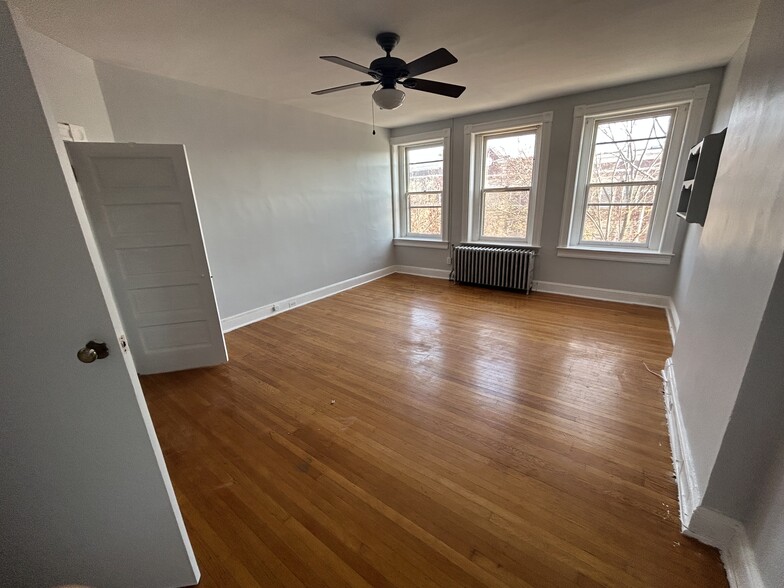 Living Room - 2514 N Calvert St