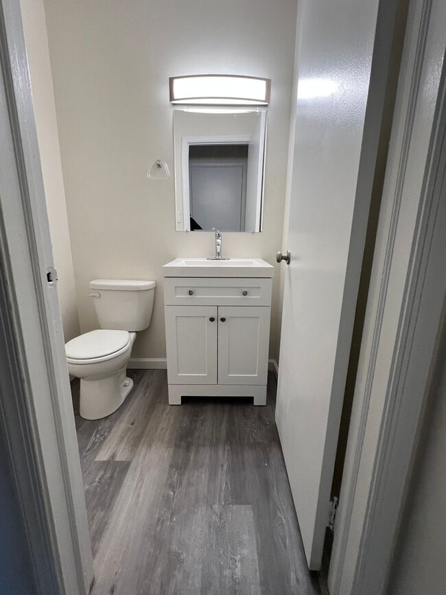 Building Photo - 3 bedroom Townhouse - Northampton School District