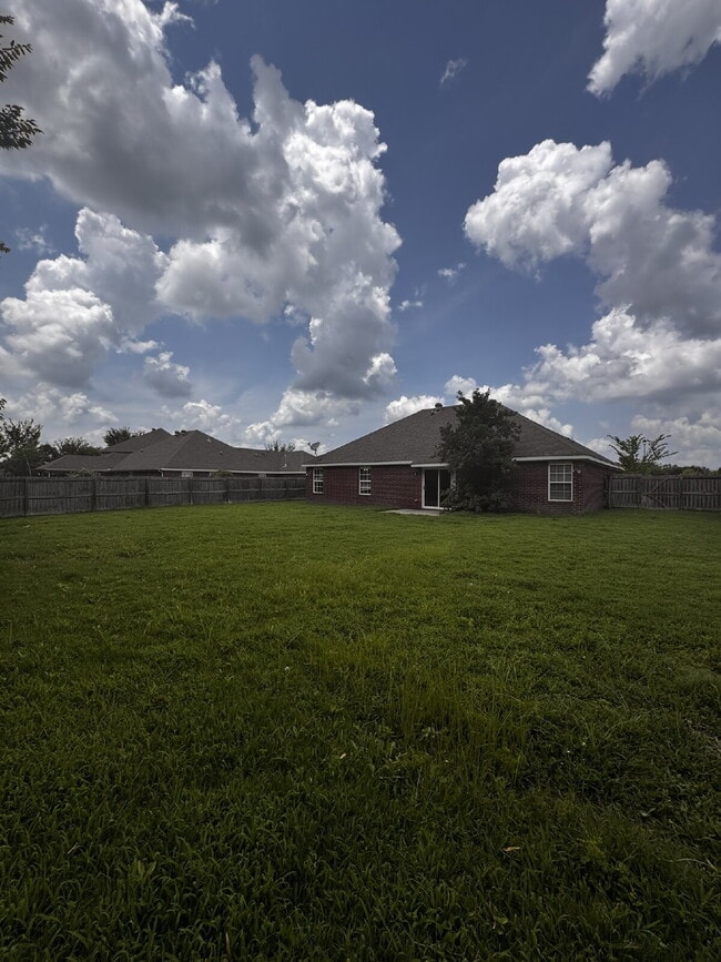 Building Photo - 11723 E Creek Ln