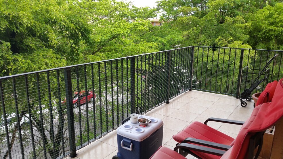 Building Photo - 1990 W 56th St