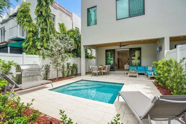 Building Photo - 1111 E Las Olas Blvd