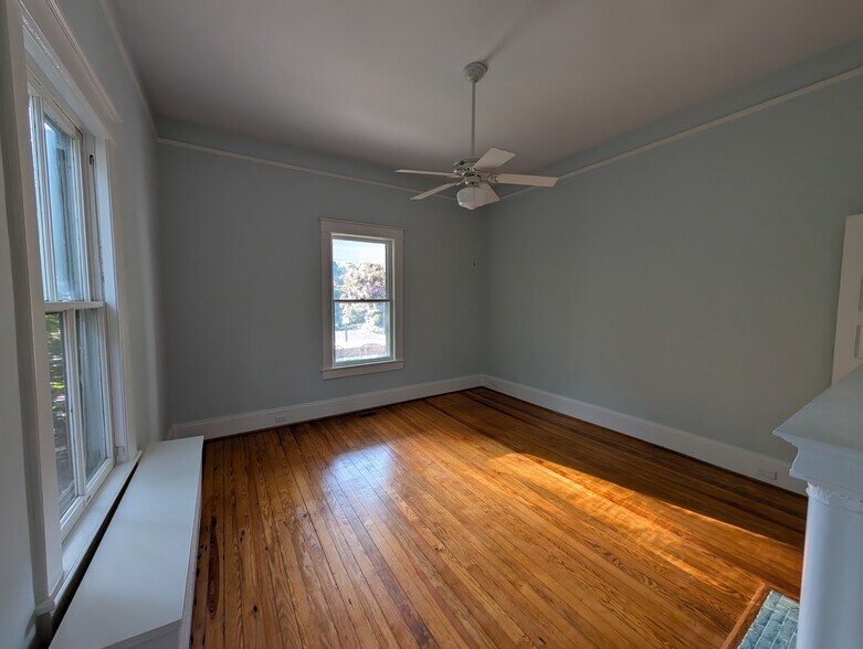 2nd Bedroom - 809 Simpson St