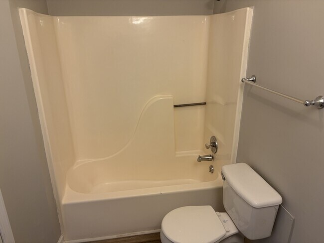 Building Photo - 2 Bed / 2 Bath Condo for Rent in Huntsville, AL 35806