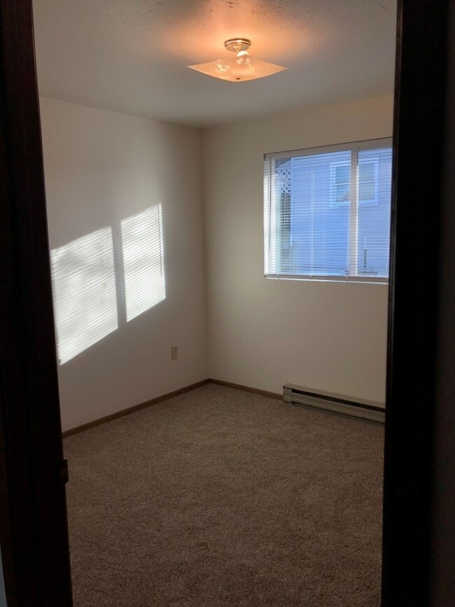 Building Photo - 28-30 E. Courtland