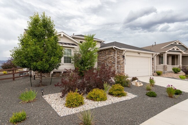 Building Photo - Experience the Perfect Blend of Nature and Luxury!!!