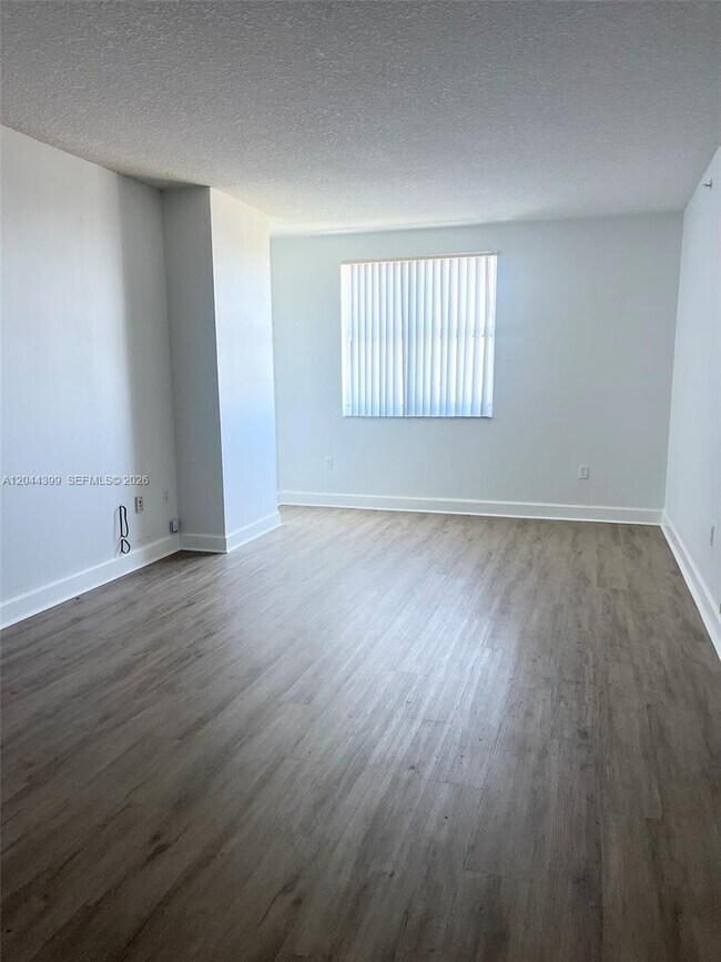 Building Photo - 50 Menores Ave