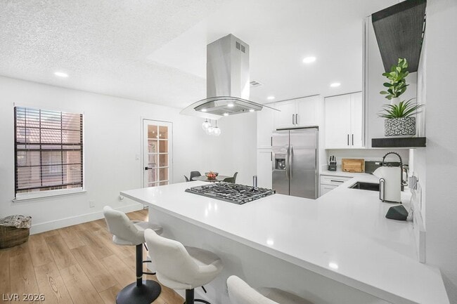 Building Photo - 5576 W Rochelle Ave.