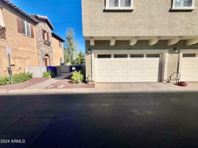 Building Photo - 2771 S Pewter Dr